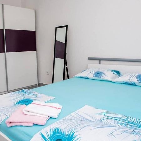Apartment Vodice - Lovric Eksteriør bilde
