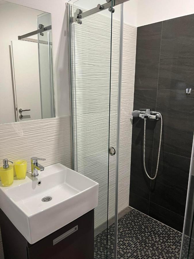 Apartment Vodice - Lovric Eksteriør bilde