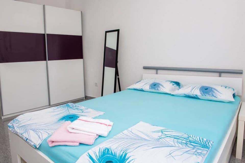 Apartment Vodice - Lovric Eksteriør bilde