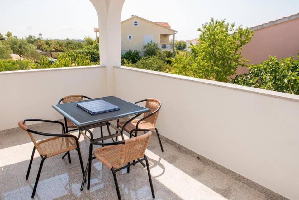 Apartment Vodice - Lovric Eksteriør bilde